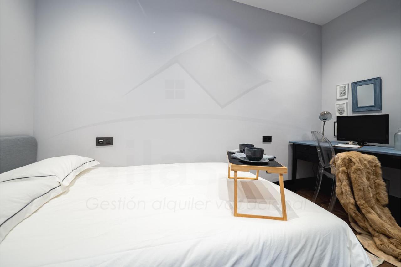 Chambre Noir Apartamento Oviedo Ngoại thất bức ảnh